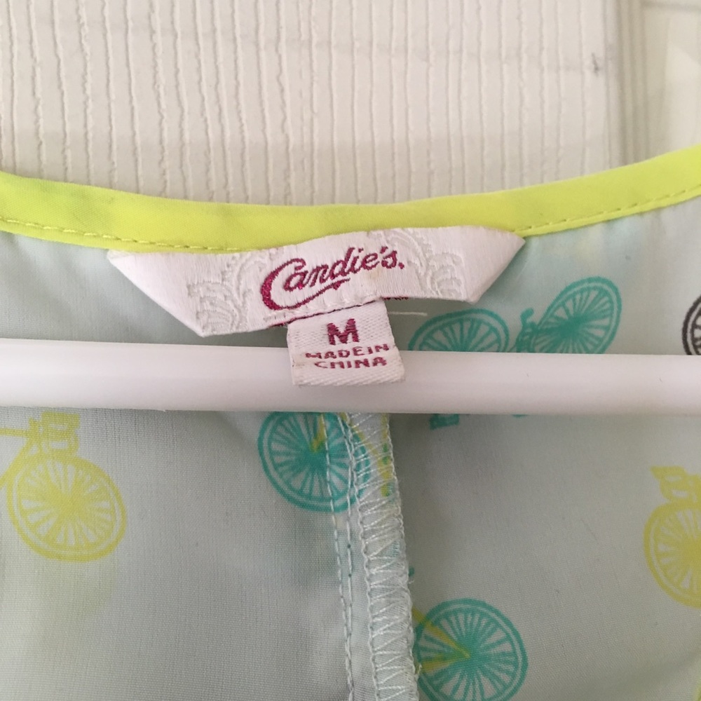 Candie’s Bicycle Print Blouse 🚲 - Picture 2 of 3